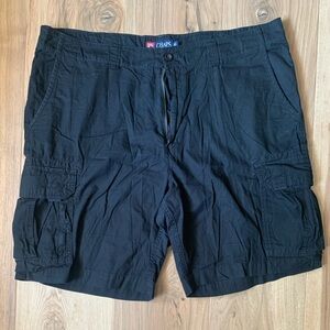 Chaps Men’s Black Cargo Shorts  Size 40